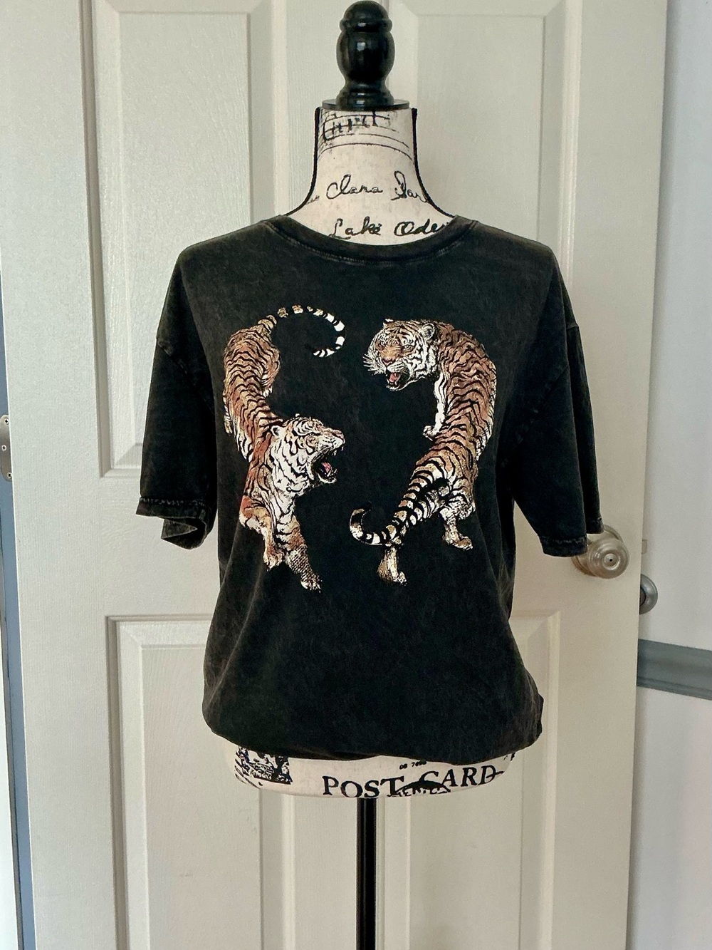 Black Short-Sleeve Tiger Graphic Tee NWOT